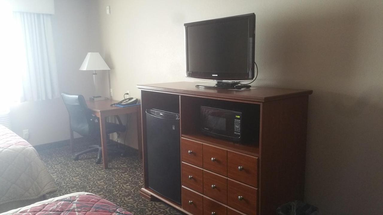 Canby Inn And Suites ภายนอก รูปภาพ